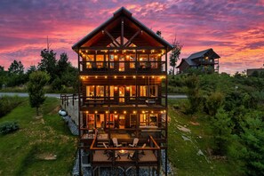 Exterior - New Lux Cabin With Views, Game Rm, Movie Theater! (Sevierville)