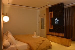 Deluxe-Zimmer, Blick auf den Innenhof | Verdunkelungsvorhänge, schallisolierte Zimmer, kostenloses WLAN