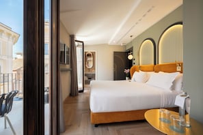 Deluxe Room | Hypo-allergenic bedding, down comforters, memory foam beds, minibar - Je Rome Hotel (Rome)