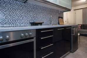 Private kitchen - Fresh Spacious Studio Ampelokipoi Metro (Athens)