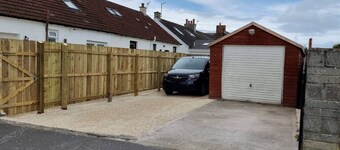 Harling House - 4 Bedroom - Briarhill Road