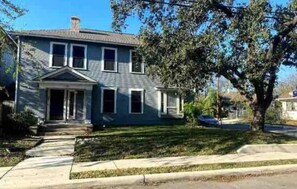 Exterior - Charming 3-bedroom near the Pearl (San Antonio)