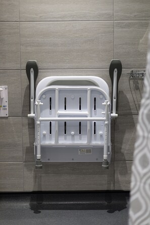 Comfort Double or Twin Room, Ensuite, Courtyard View ((11)) | Bathroom | Shower, hair dryer, towels