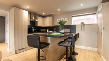 Superior Studio, Accessible, Private Bathroom (Reynolds(4)) | Interior