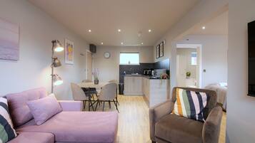 Superior Apartment, Accessible, Ensuite (Darby(12)) | Interior
