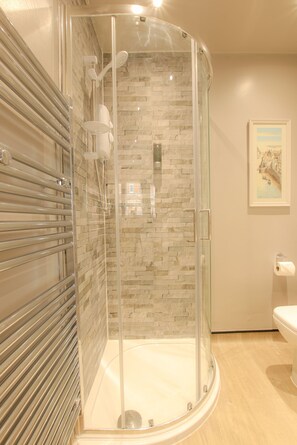 Standard Room | Bathroom | Shower, hair dryer, towels - The Ironworks Aparthotel (Telford)