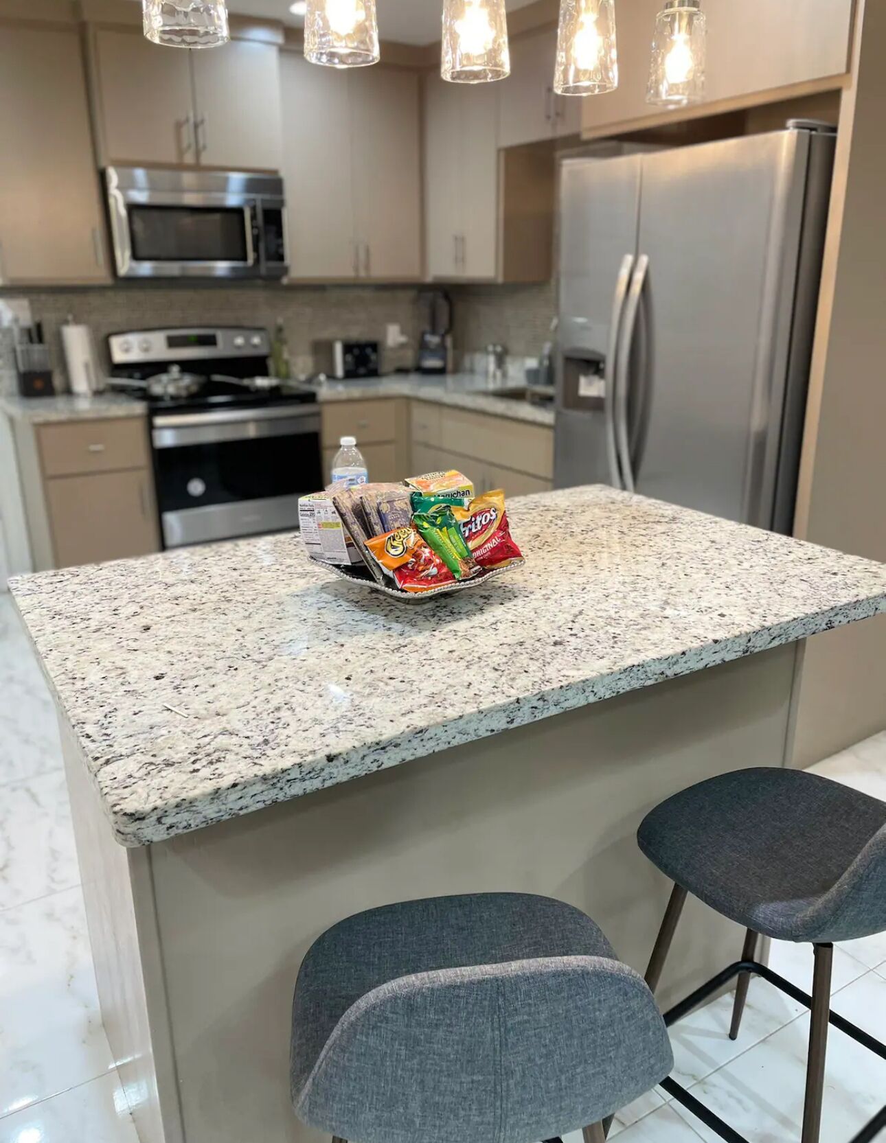 冰箱、微波炉、烤箱、炉灶