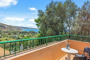 Villa (4 Bedrooms) | Interior