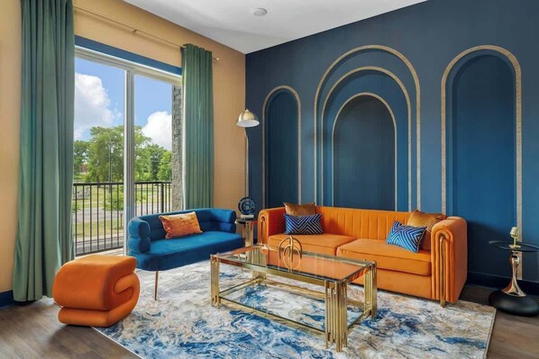 Televisión, chimenea, oficina