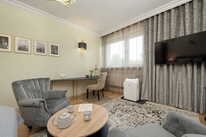 Estúdio, cozinha | Sala de estar