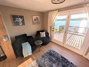 Smart TV - Lakefront Home with Sunsets, Dock, and Deck! Dogs Stay Free! (Delton)
