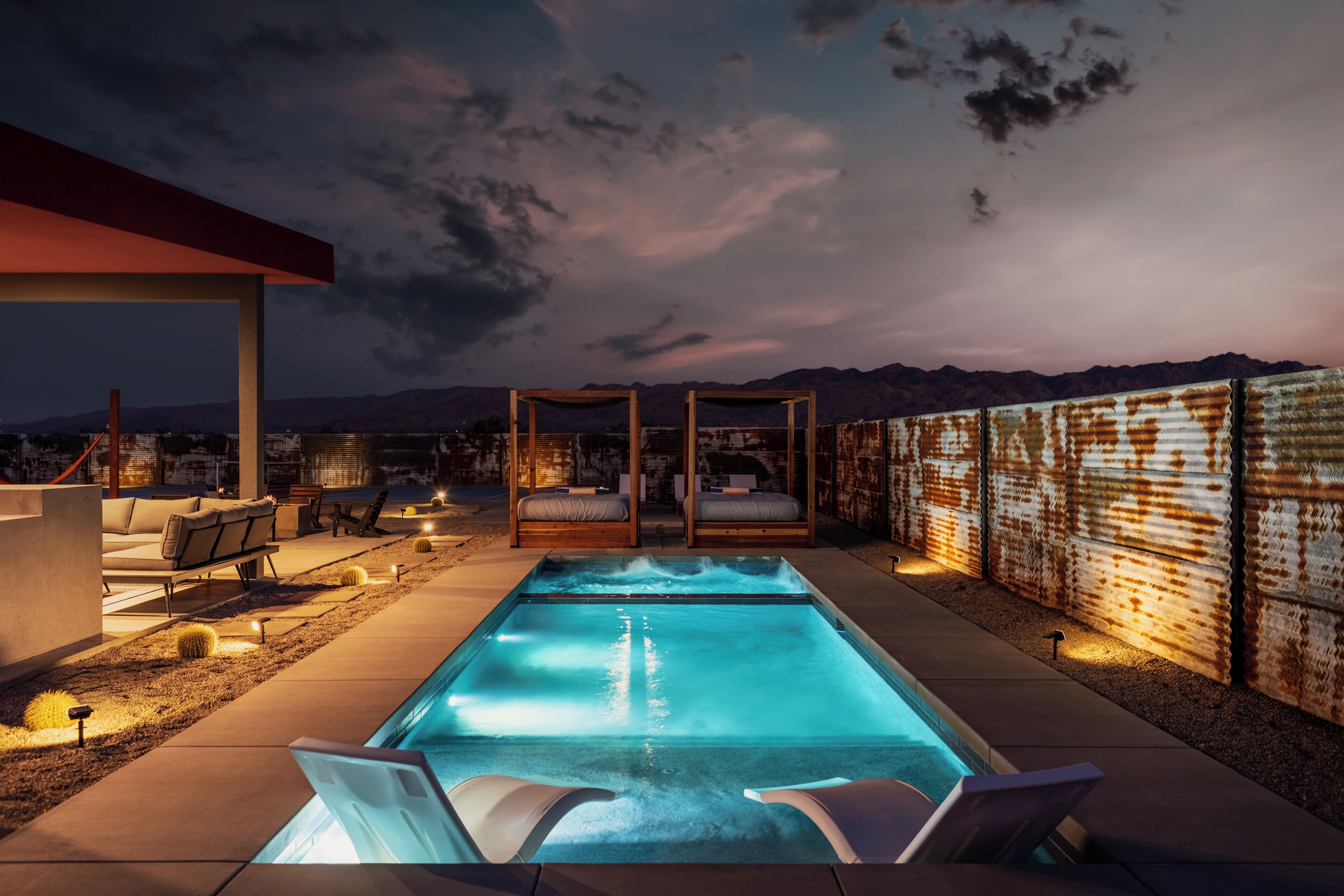 Piscina a l'aire lliure i piscina climatitzada 