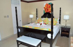 2 bedrooms, iron/ironing board, WiFi, bed sheets - Relax at the Beach Apartment (Runaway Bay)