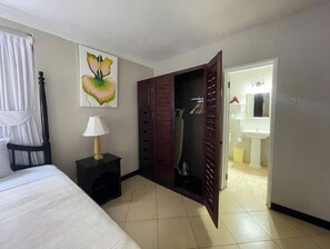 1 غرفة نوم ومكواة/لوح كي وواي فاي وملاءات أسرّة