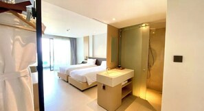 1 bedroom, desk, WiFi, bed sheets - Chic hotel suite with WiFi, fitness room , infinity pool in delightful Cam Ranh (dao Cam Ranh)