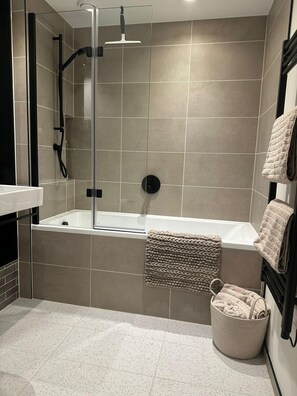 Apartment | Bathroom