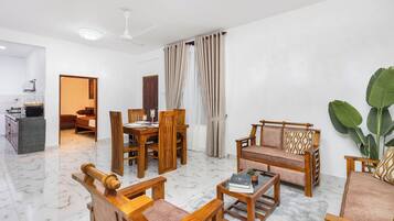 Familie villa, 3 slaapkamers, op benedenverdieping (Ground Floor) | Dineren op de kamer
