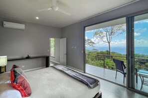 3 slaapkamers, een kluis op de kamer, een strijkplank/strijkijzer, wifi