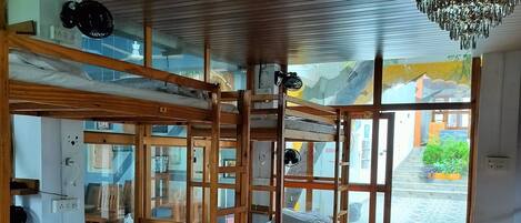 Soundproofing, free WiFi, bed sheets