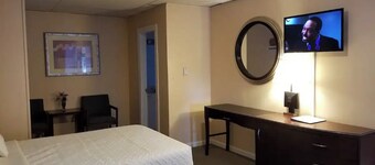 Charming 2-bedroom hotel suites with AC, WiFi in lovely Lake George