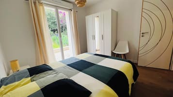 1 slaapkamer, een strijkplank/strijkijzer, wifi, beddengoed