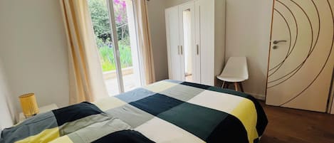 1 chambre, fer et planche à repasser, Wi-Fi, draps fournis