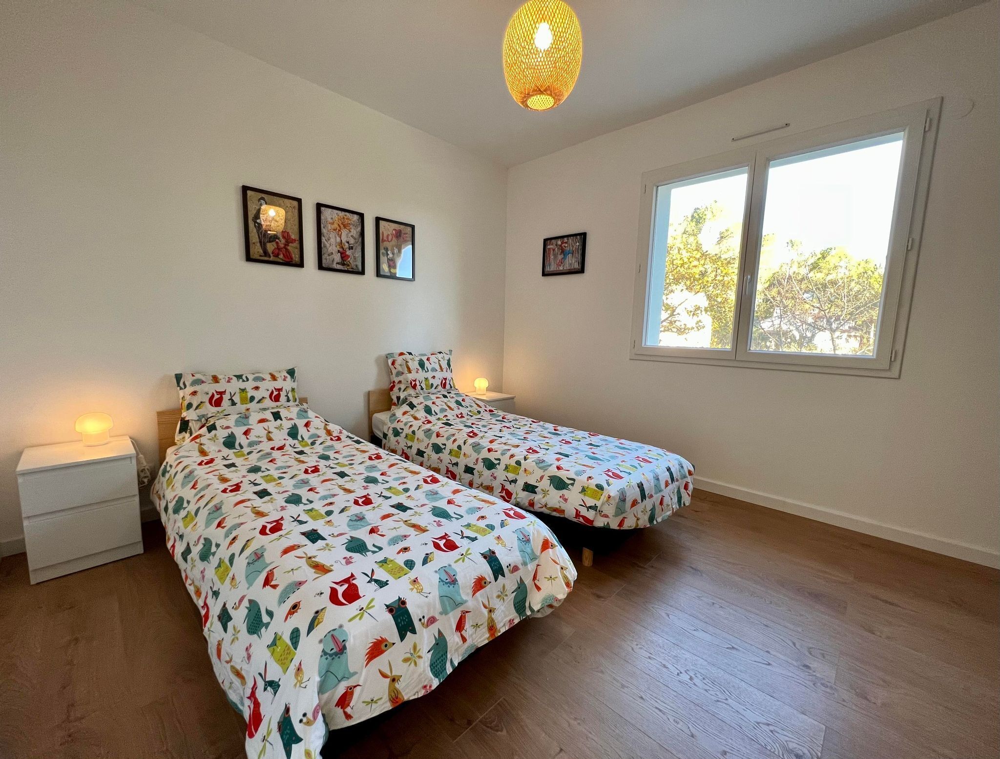 2 habitaciones, tabla de planchar con plancha, wifi y ropa de cama 