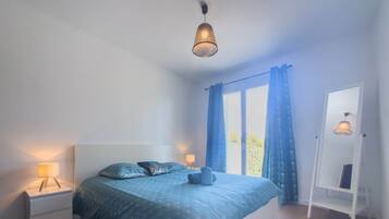 2 slaapkamers, een strijkplank/strijkijzer, wifi, beddengoed