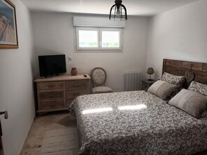 2 soverom, strykejern/-brett, wi-fi (inkludert) og sengetøy