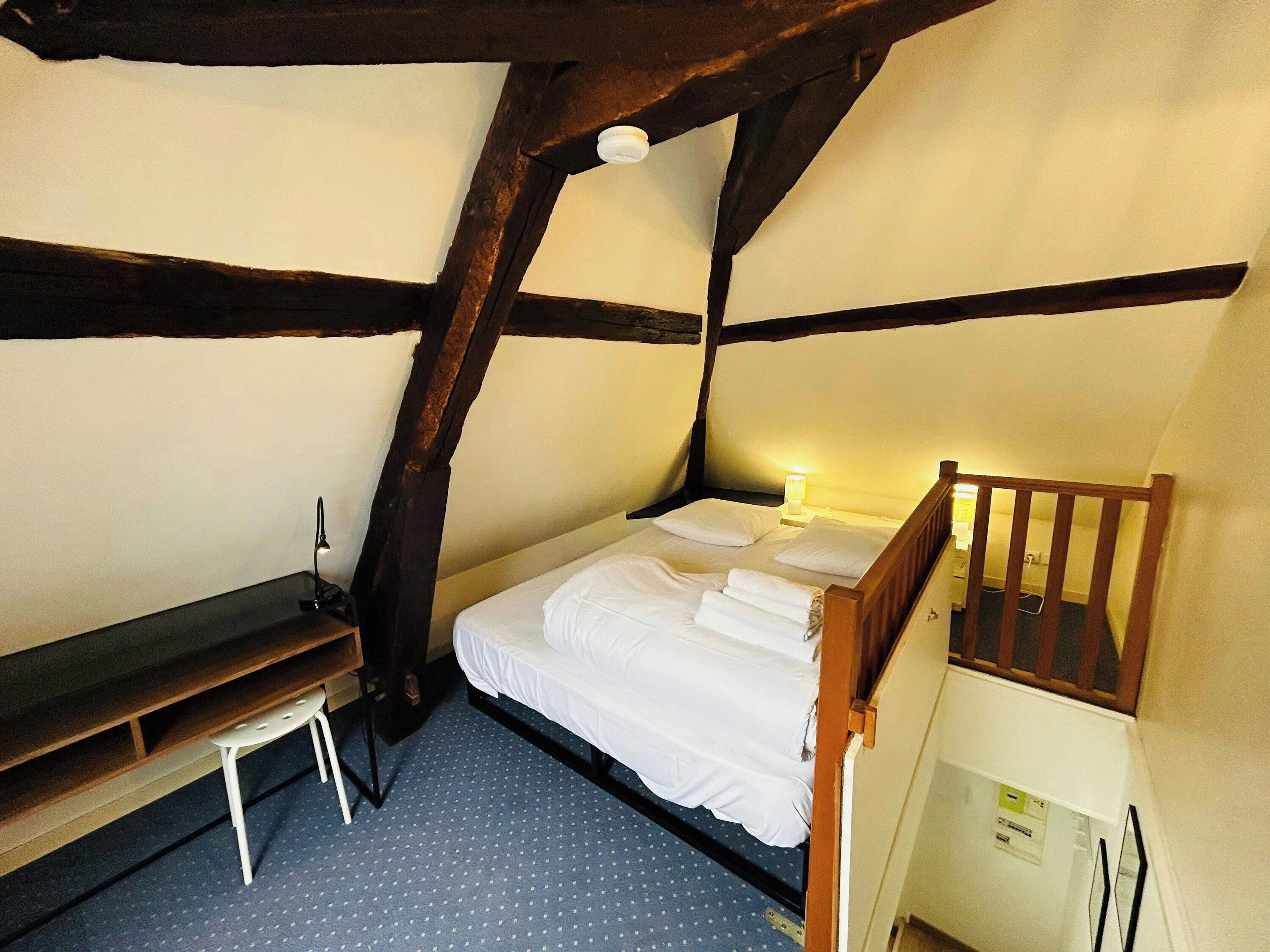 1 slaapkamer, een bureau, internet, beddengoed