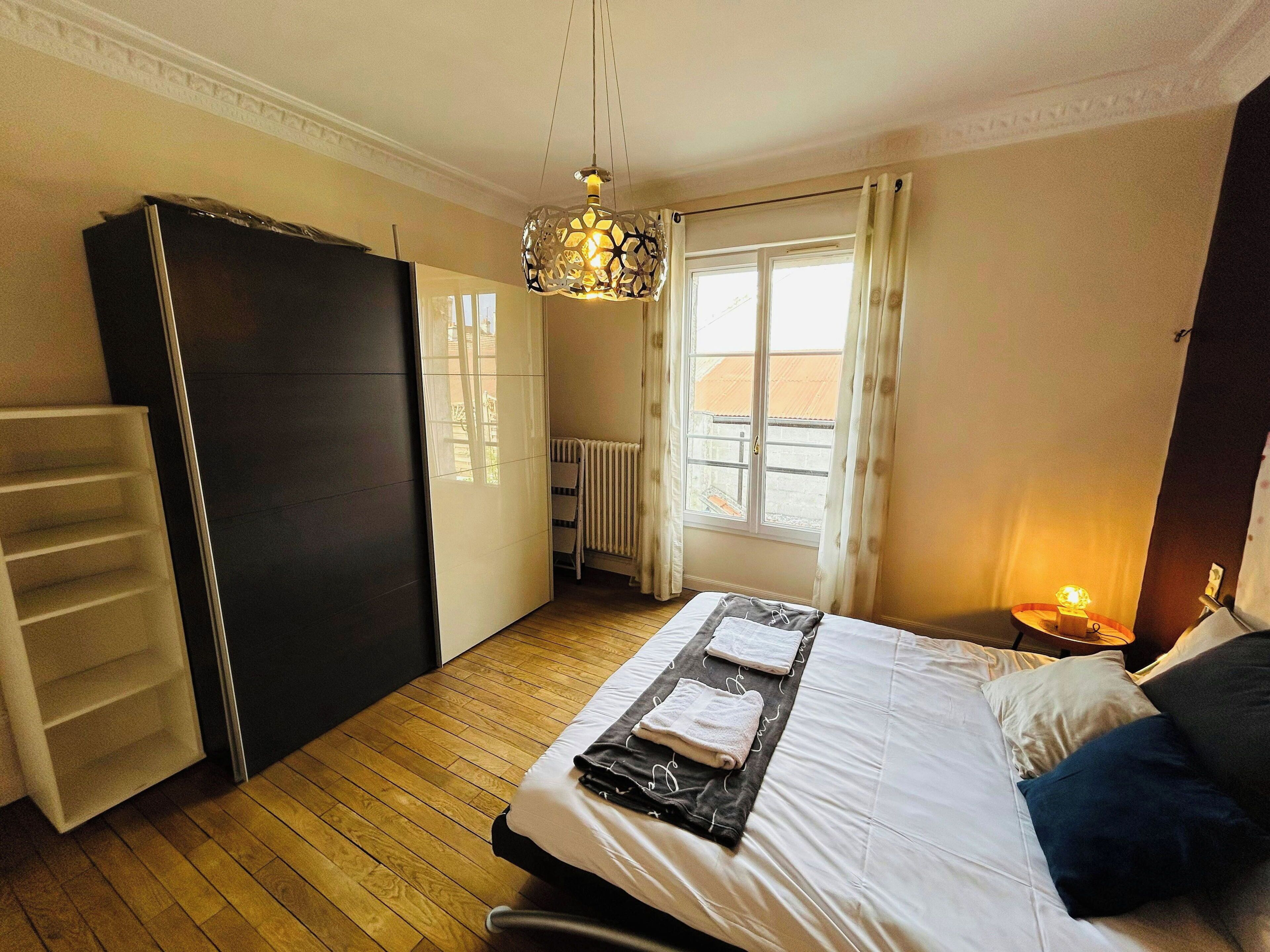 2 habitaciones, escritorio, acceso a internet y ropa de cama 