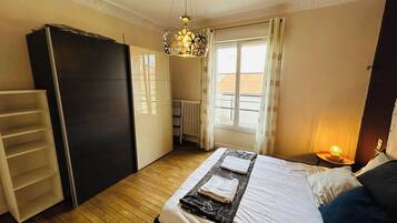 2 chambres, bureau, accès Internet, draps fournis