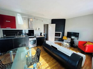 TV - Le Charmant Salengro | Centre-ville (Reims)