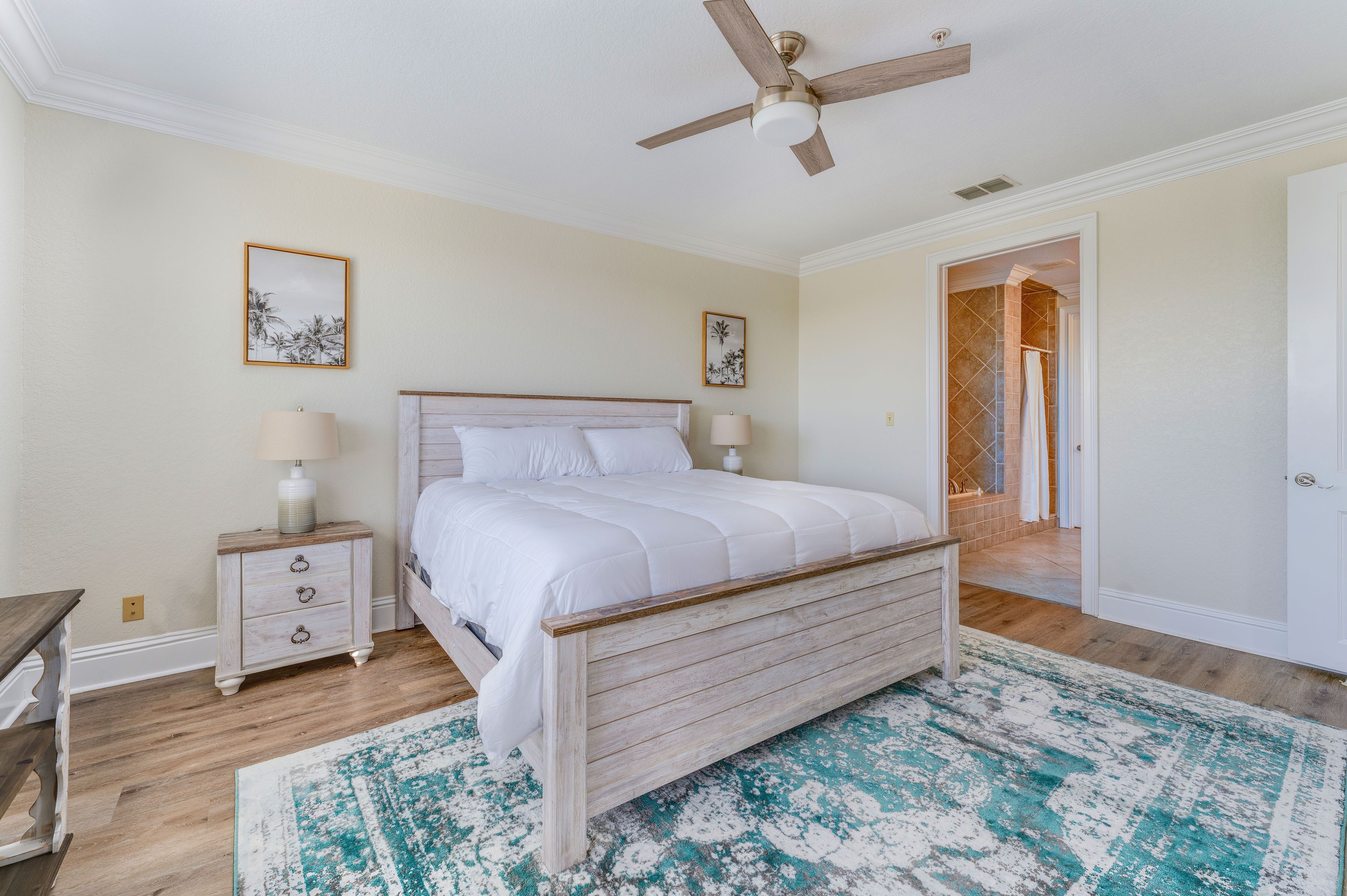 3 bedrooms, in-room safe, iron/ironing board, free WiFi