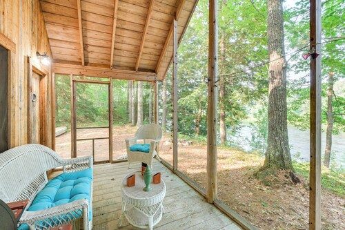 Riverfront Greenbush Studio w/ Porch & Views!
