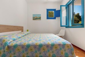 2 bedrooms, iron/ironing board