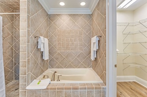 Hair dryer, towels, soap, shampoo - Seaside Escape with Private Gulf Access 3b/3b (Carrabelle)