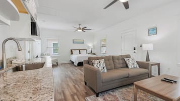 Coffre-fort, fer et planche à repasser, accès au Wi-Fi (inclus)