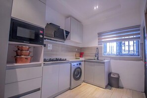Apartment | Private kitchen - Benin City Blissful Apartment - Cozy 2BR Retreat (Benin City)
