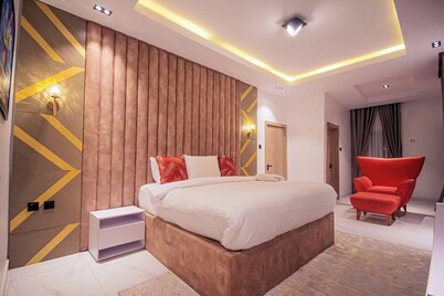 Benin City Blissful Apartment - Cozy 2BR Retreat