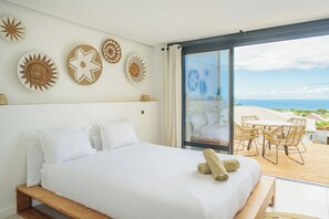 5 室のベッドルーム、デスク、アイロン / アイロン台、旅行用ベビーベッド