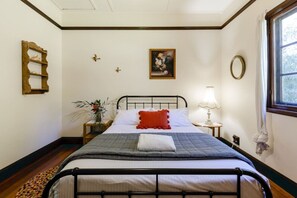 3 Schlafzimmer, Schreibtisch, Bügeleisen/Bügelbrett, kostenloses WLAN