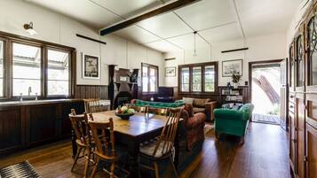 TV connectée, cheminée