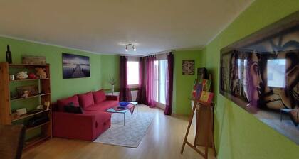 Ferienwohnung
als Wohlfühloase mit sonnigem Balkon
5 Min vom Rheinfall entfernt