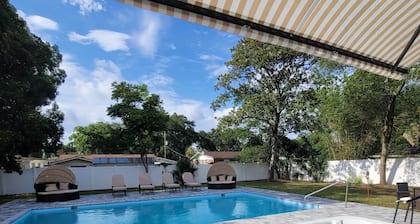 Gorgeous Florida Pool and Spa Home