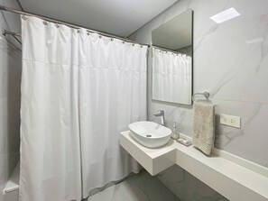 Apartment, 2 Bedrooms, Accessible, Smoking | Bathroom | Toilet paper - Urban Retreat Elegant Modern Apartment With Balcony in Villa del Parque (Buenos Aires)