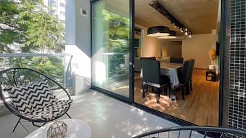 Apartment, 2 Bedrooms, Accessible, Smoking | Outdoor dining