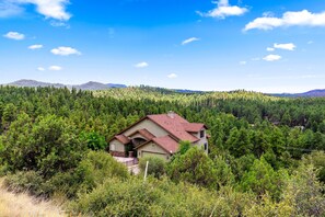 Exterior - Prescott's #1 Luxe Mountain Sanctuary | Cozy Spa | Golf | Majestic Views (Prescott)