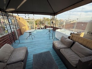 Appartement Royal, vue établissement | Terrasse/Patio