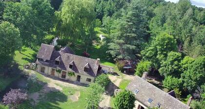 Au bord du bief du moulin, une chambre calme, accĂšs et salle de bain privative